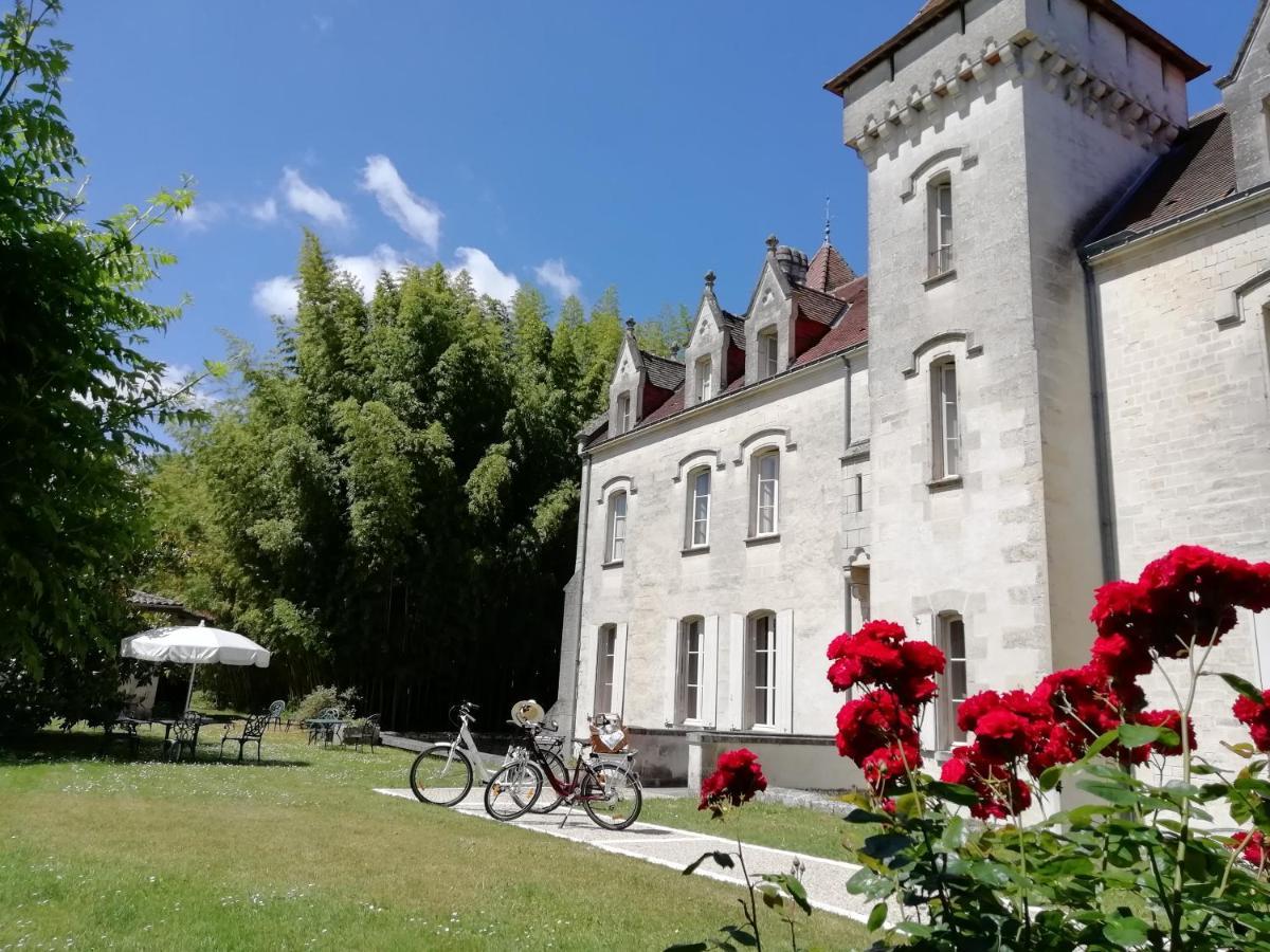 Chateau Des Salles Saint-Fort-sur-Gironde Buitenkant foto